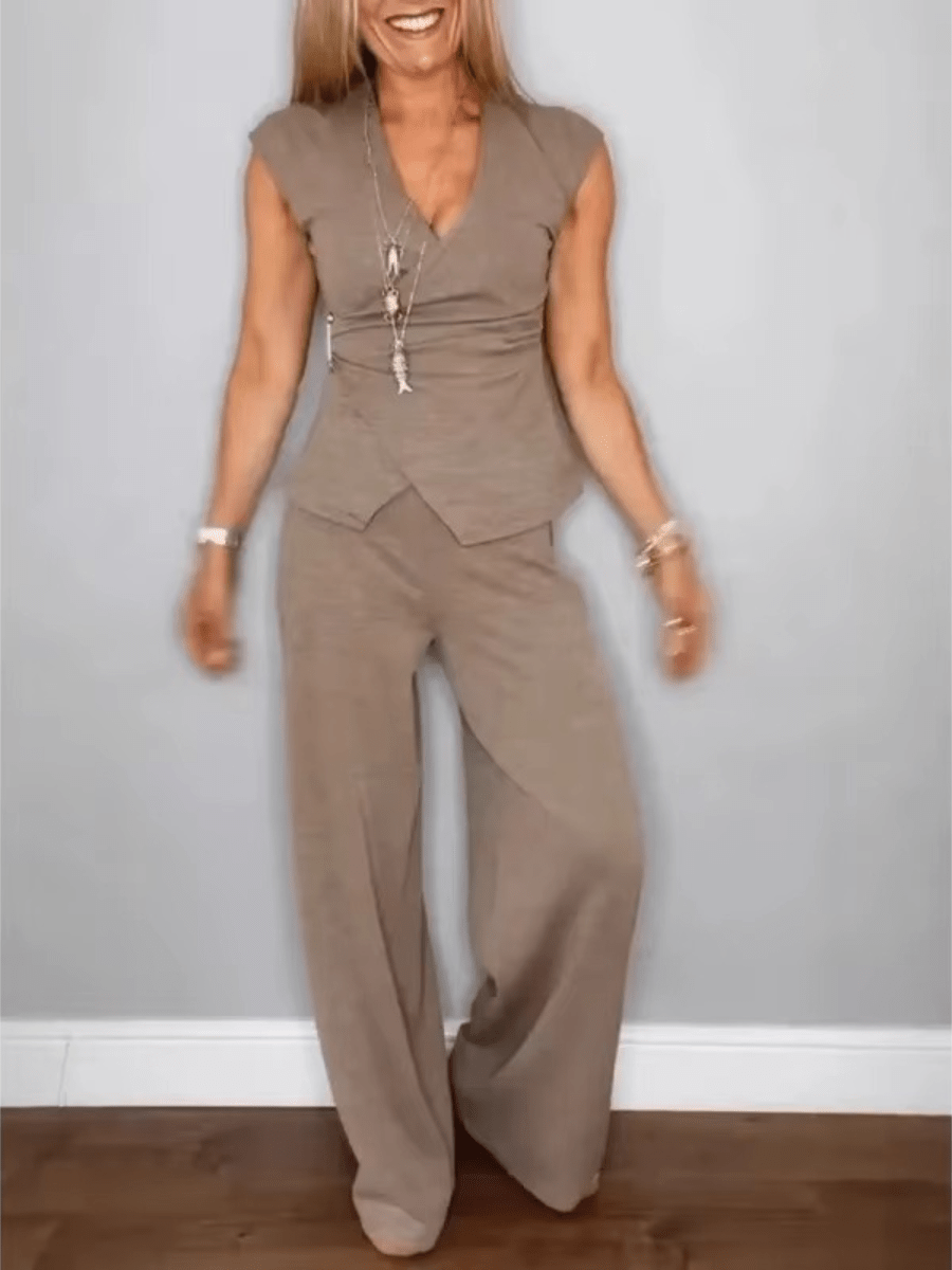 NATALIE | Set with V-neck top and tailored trousers - Liora Melbourne